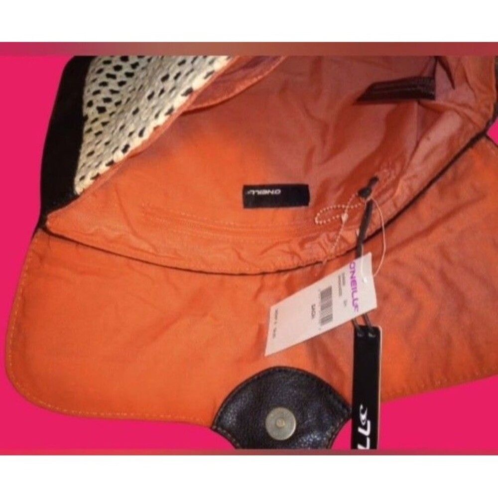 O'NEILL clutch Super cute! Black with crochet beige cover NWT hippie crochet - Picture 4 of 5